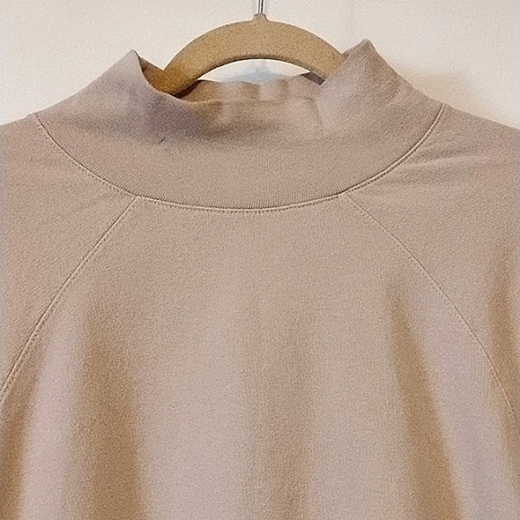 Champion You Woman's Beige Vintage Wash Mock Ne, Size: XL, NWT - Picture 8 of 9